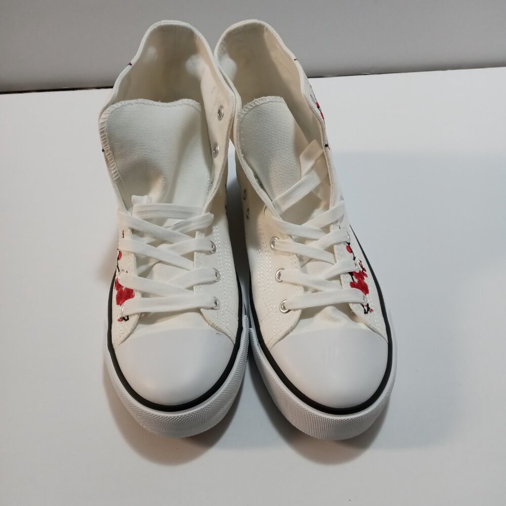 Hightop Canvas Sneaker